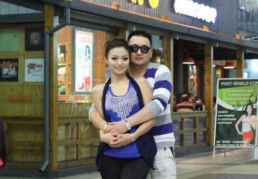 О.Анхбаяр, Б.Халиун нар 2 дахь хүүгээ өлгийдөн авчээ